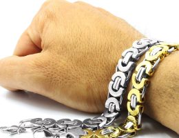 Bijou en acier pour homme : entre intemporalité, élégance et durabilité...