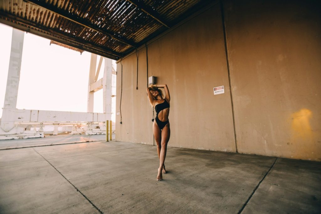 maillot de bain 1 pièce noir cut out